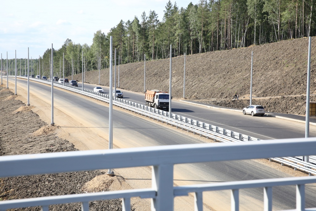 С 12 по 29 км автодороги Иркутск-Листвянка открыто раздельное движение по обоим направлениям