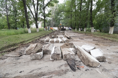 В Иркутске приступили к ремонту дворов на улице Советской 176 (территория бывшего ИВВАИУ)