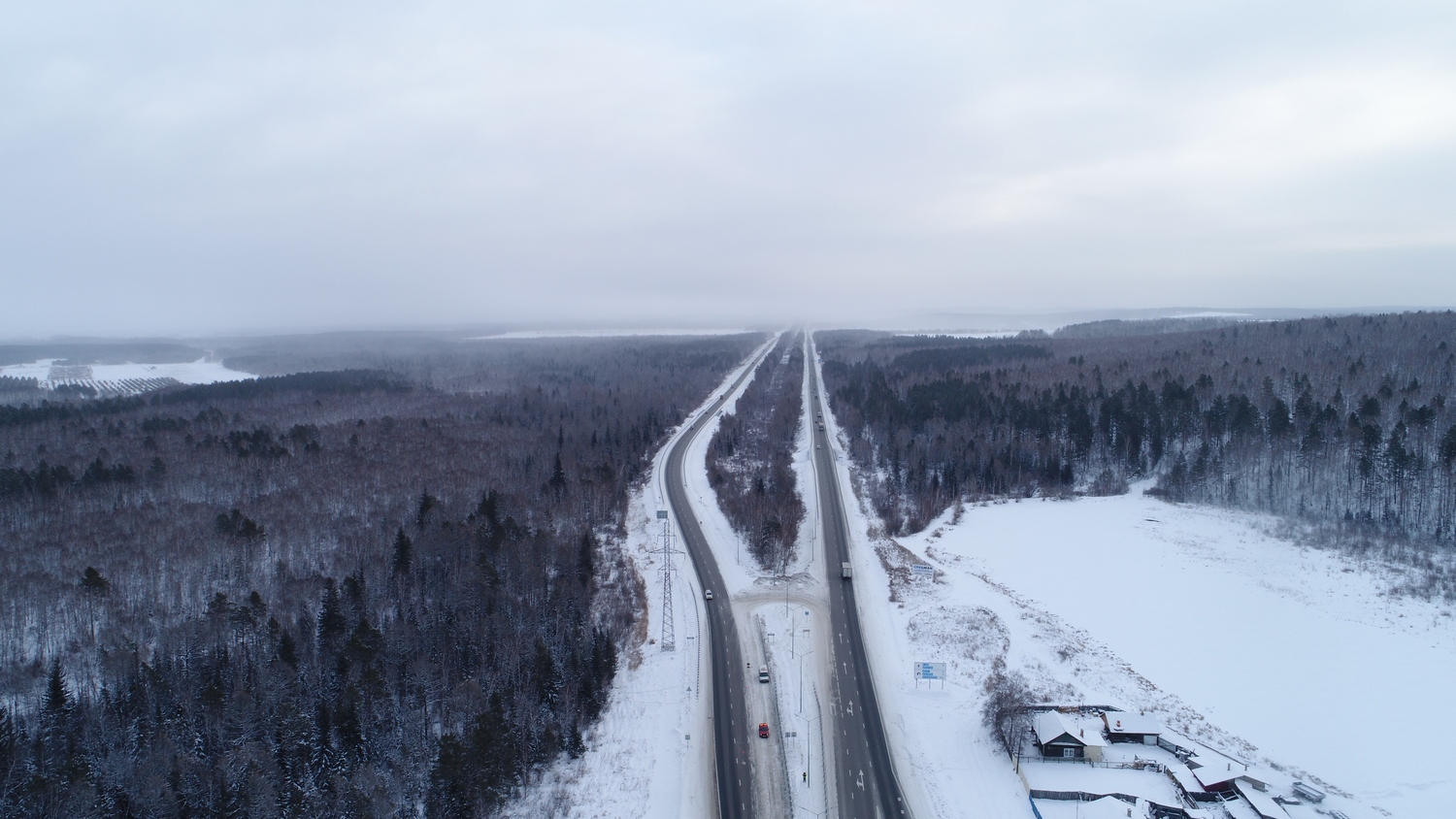 На федеральных трассах в Иркутской области дорожники за сутки спасли от мороза девять водителей