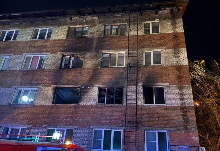 В Шелехове женщина найдена мертвой после пожара в пятиэтажке